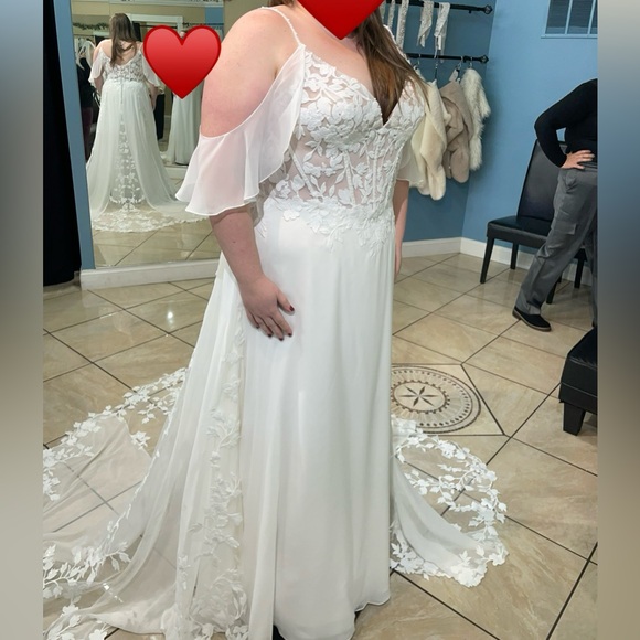 Wedding Dress - Picture 2 of 2